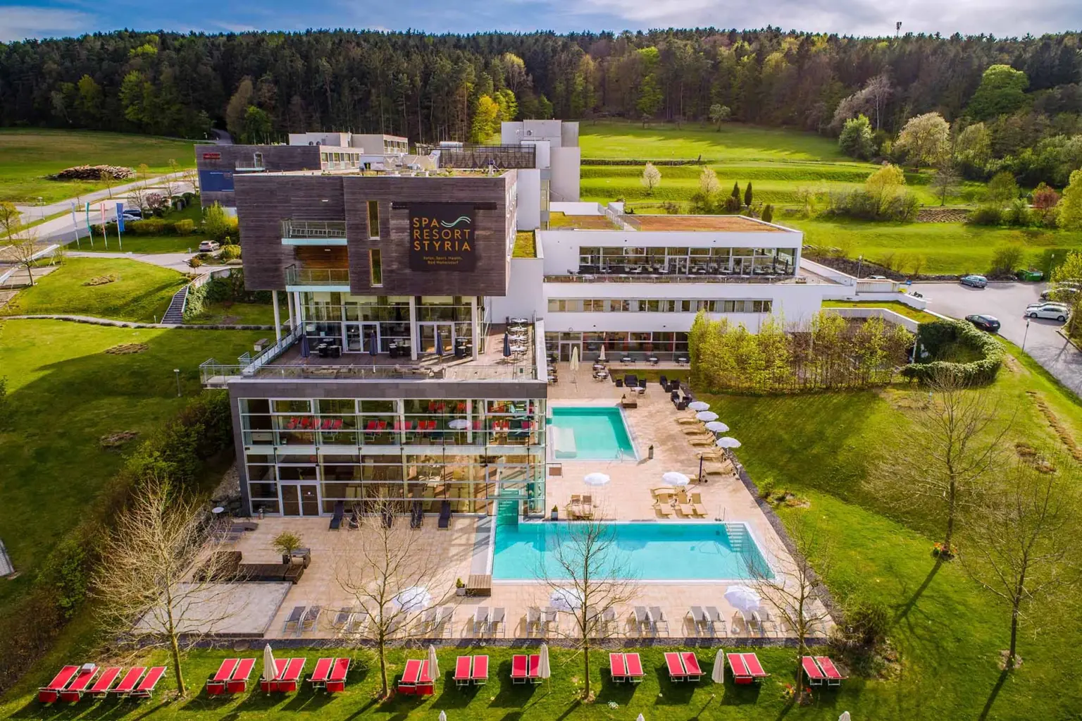 Aussenaufnahme_Vogelperspektive_Pool c_Schrotter Karl Gleisdorf